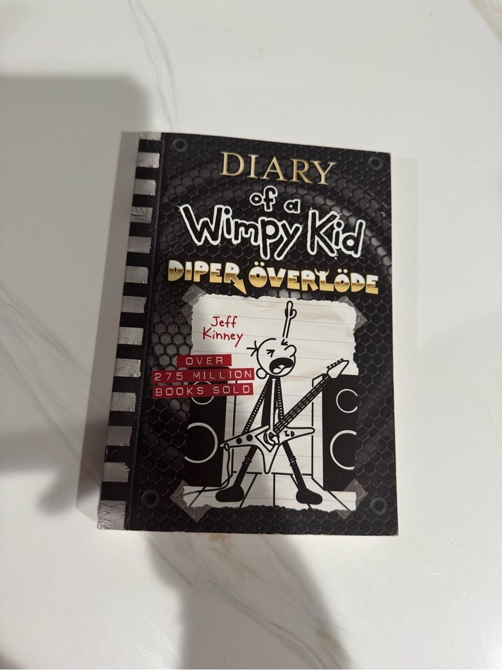 Diary of a Wimpy Kid: Diper Överlöde – Black Paperback by Jeff Kinney
